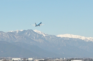 写真：札幌に向け飛び立つFDA