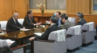写真：知事と藤巻軽井沢町長が、中川環境大臣を訪問している様子