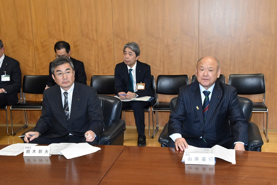 250312正副議長退任会見1