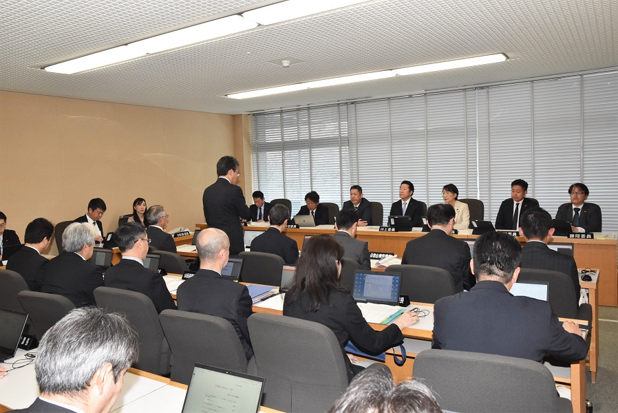常任委員会初委員会3