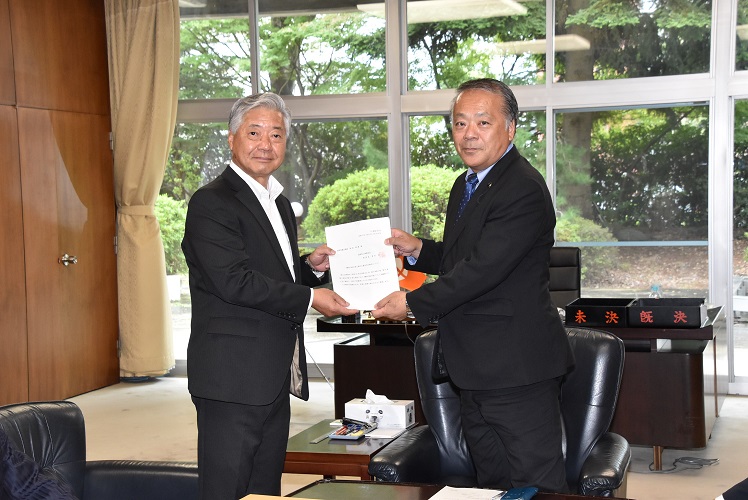 職員給与等に関する報告及び勧告1