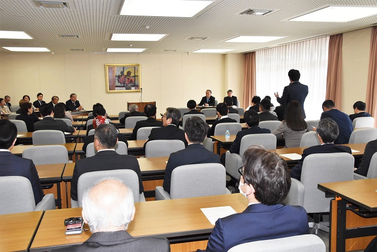 正副議長所信表明会4