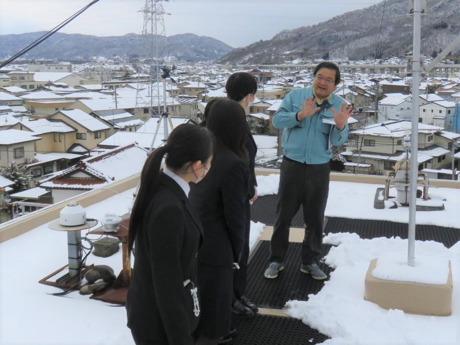 20250206南安曇農業高校施設見学の様子1