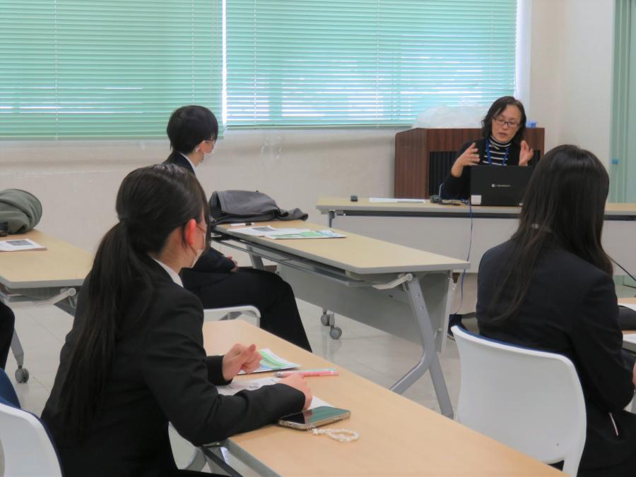 20250206南安曇農業高校施設見学の様子2
