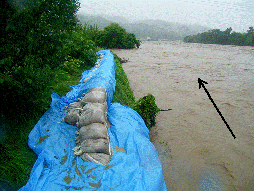 安曇野市明科地区の洪水写真（H18年7月19日）