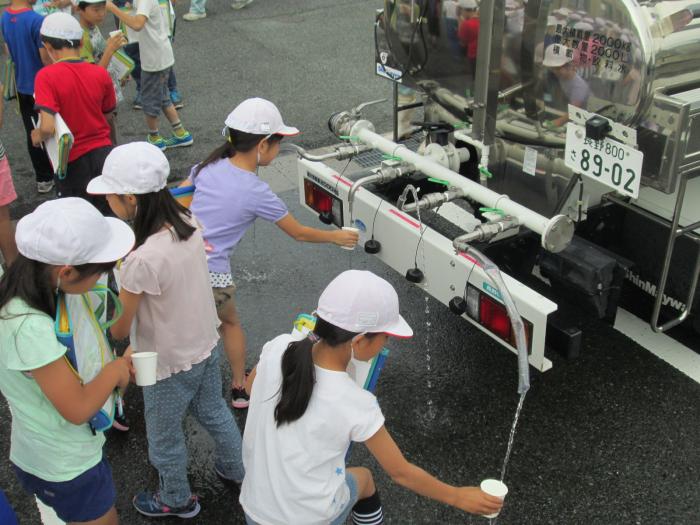 給水車