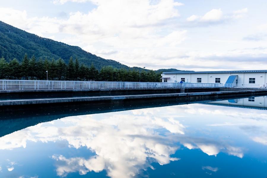 本山浄水場沈でん池