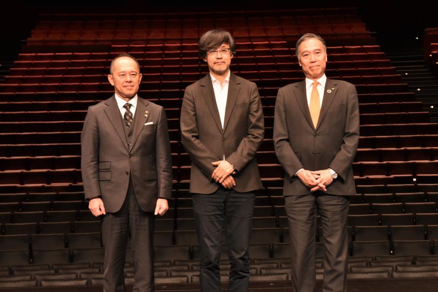 監督、知事、市長の記念撮影