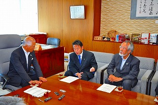 写真：報告の様子