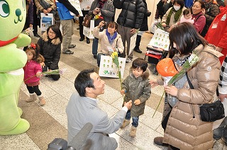 写真：佐久穂町のアルストロメリアをプレゼント