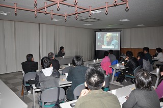 写真：事例報告の様子