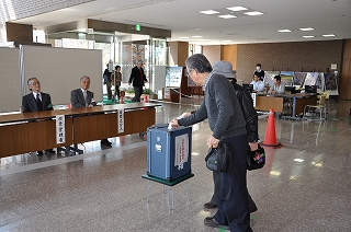 写真：投票所の様子