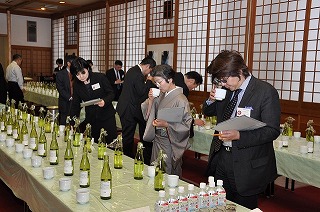 写真：官能審査風景