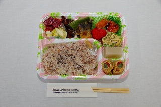 写真：昼食の「北アルプス山麓弁当」