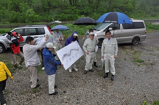 写真：小谷道路視察の様子