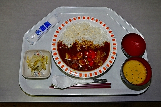 写真：昼食の米粉カレー