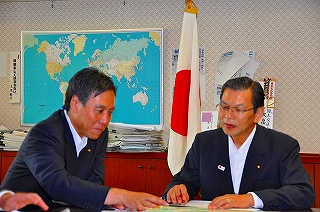 写真：大畠国土交通大臣への要望