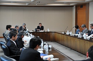 写真：県立大学設立準備委員会の様子