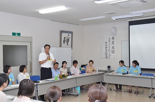 写真：県民主催のタウンミーティングの様子