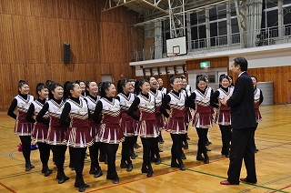 写真：バトン班見学の様子