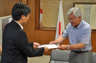 山の日意見書の提出