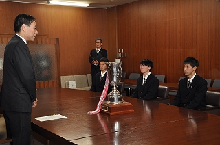 写真：松商学園高等学校表敬訪問の様子