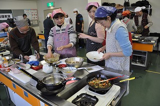 写真：鹿肉料理教室の様子