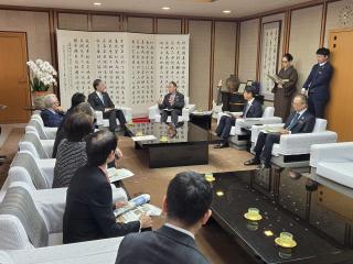 玉城沖縄県知事との懇談
