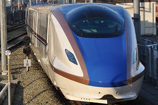 写真：新型車両E7系