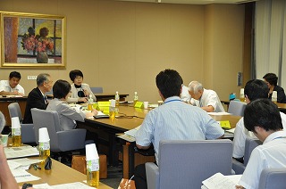 画像：県民協働による事業改善の様子