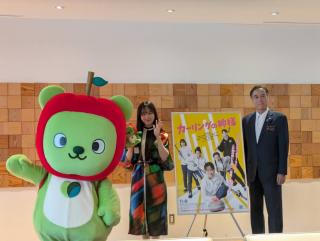 カーリングの神様PRのため知事を訪問した本田望結さん