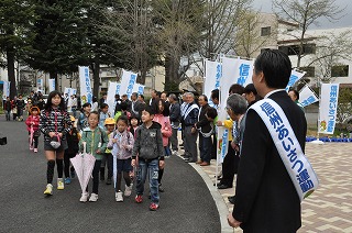 写真：信州あいさつ運動の様子