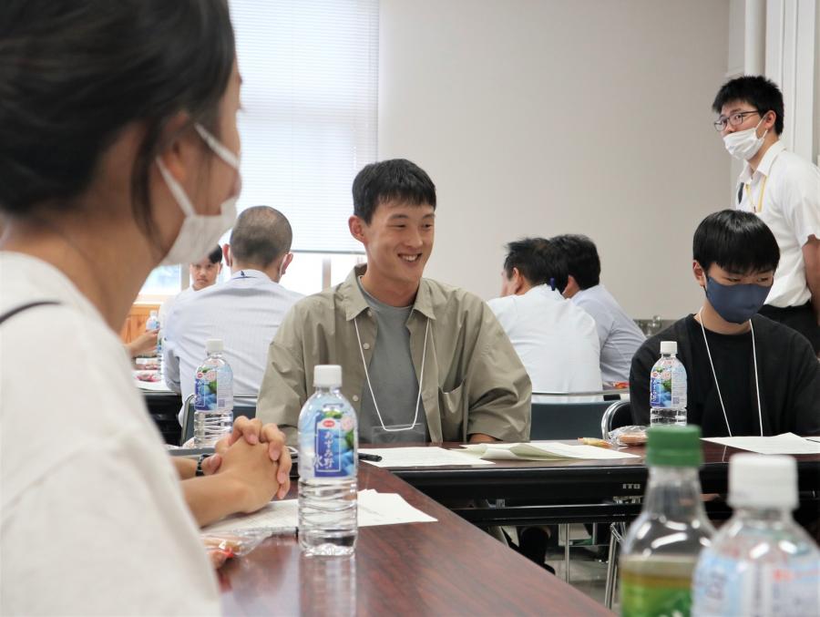 写真１（高校生の声を聴く会）