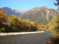 紅葉の時期の河童橋