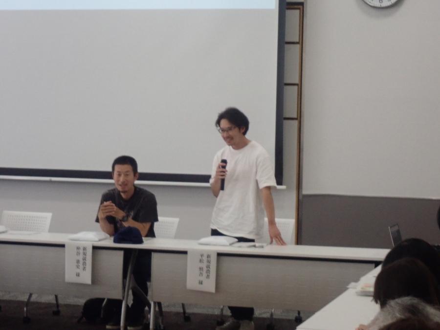 自己紹介をする新規就農者