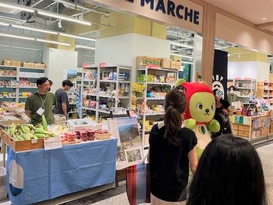 8PeaksMarketの様子