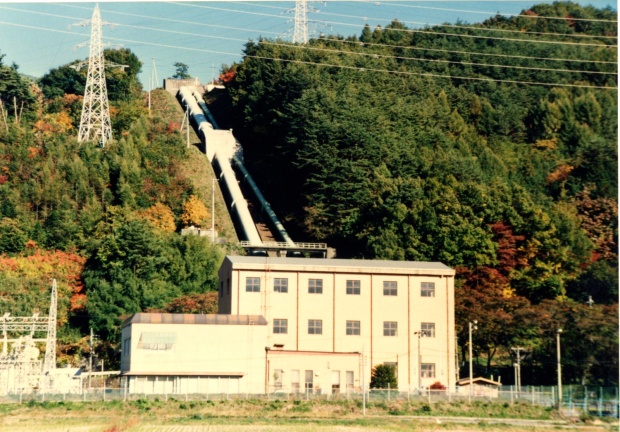 ダム水路式発電所(春近発電所)