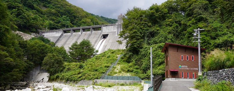 くだものの里まつかわ発電所外観