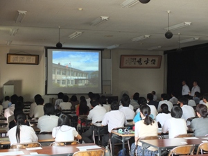 ビデオによる学校紹介