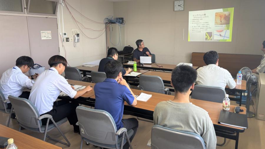 主要な病害虫の基礎を分科会ごとに研修（分科会：果樹（なし、かき））