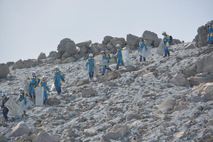 剣ヶ峰北側斜面