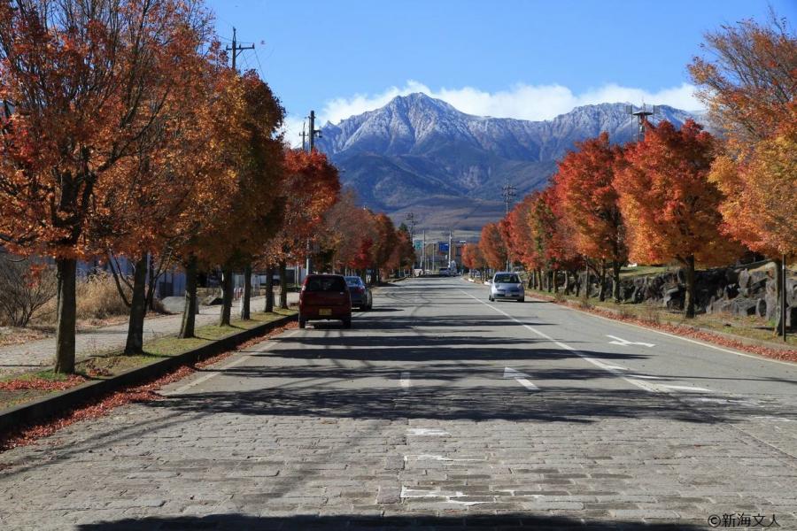 南牧村の道路から撮影した八ヶ岳の様子