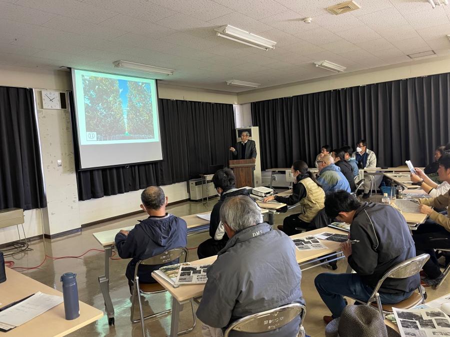 写真１　小林氏講演の様子