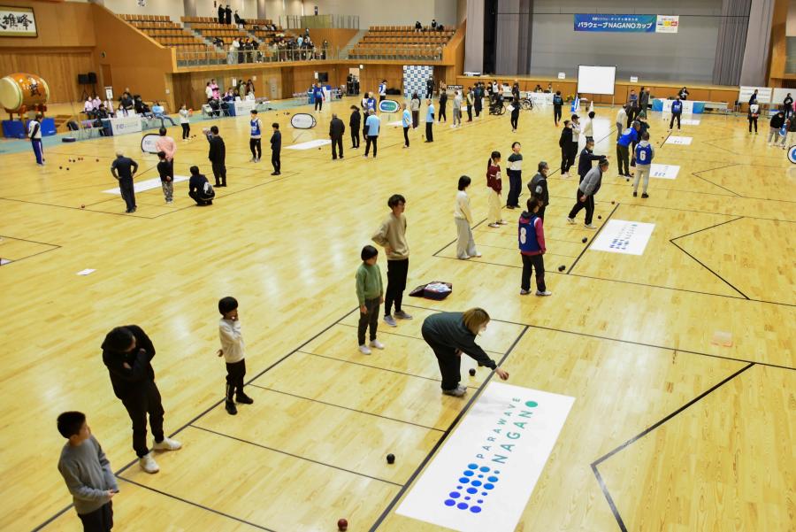 ボッチャ競技大会「パラウェーブNAGANOカップ」の様子
