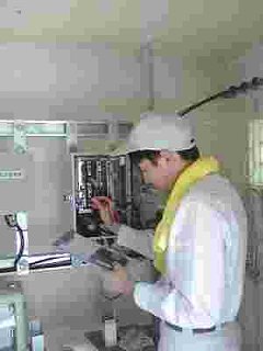 無線装置電圧測定状況の写真